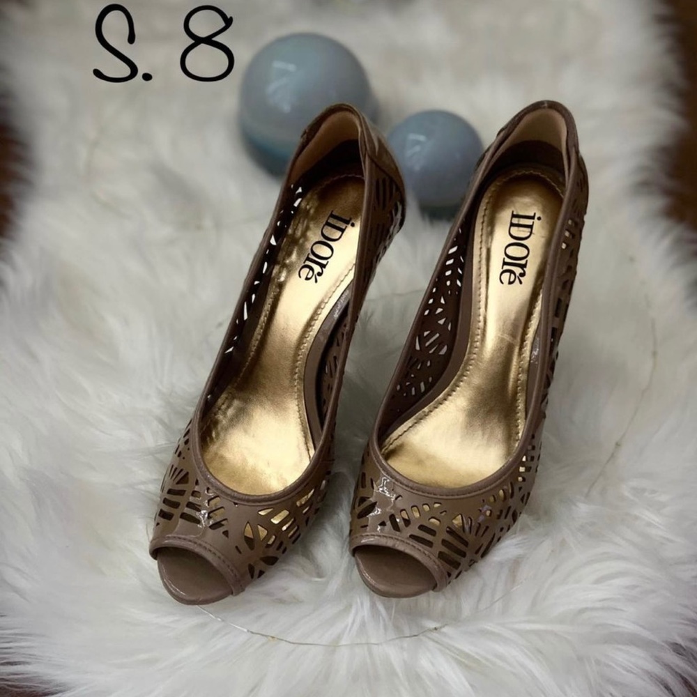 Idore brand, size 8 Tancolor.
